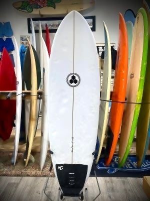 Avis COLE ショートボード ５‘10 ジャンク Avis COLE ショートボード 5'10 ジャンク Used Surfboards